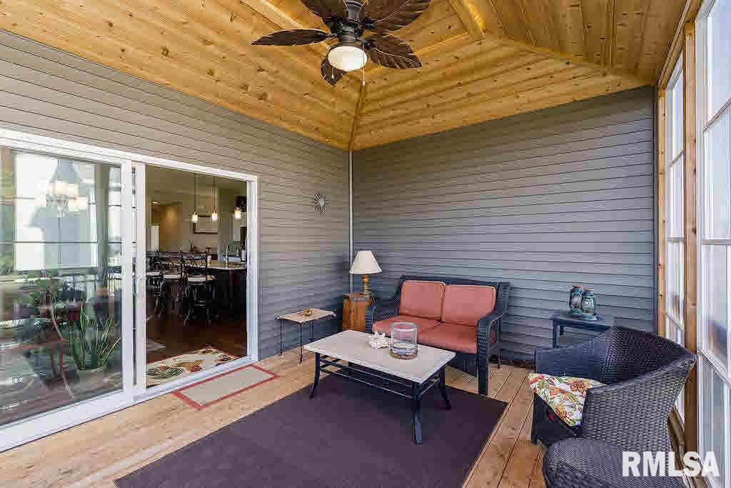 5775 Emily Road Bettendorf, IA 52722 - Photo 12 of 24 Gallery Image 12
