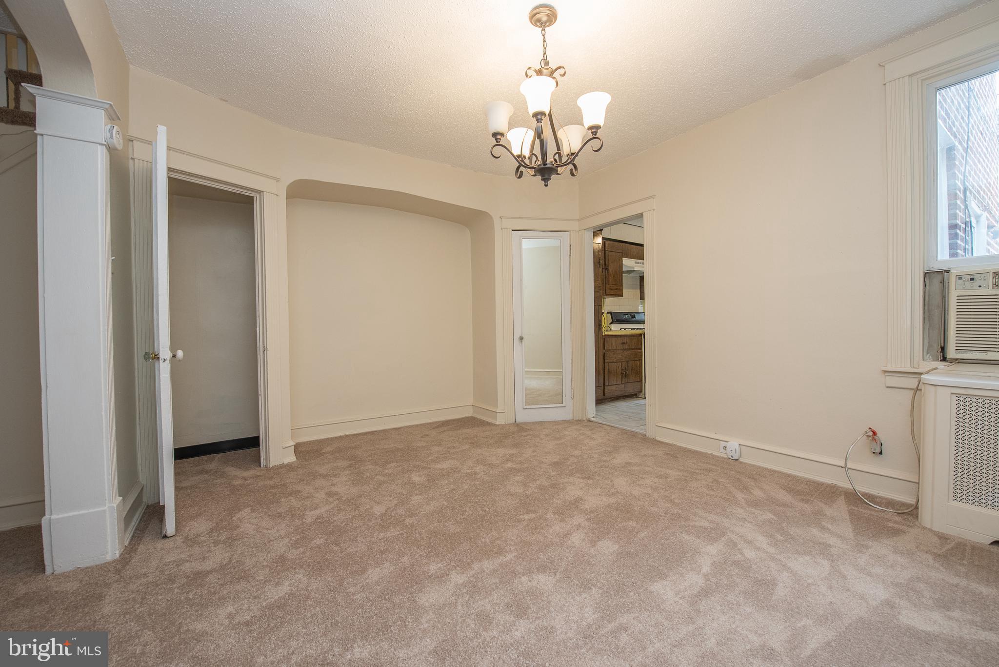 295 Sanford Road Upper Darby, PA 19082 - Photo 11 of 40