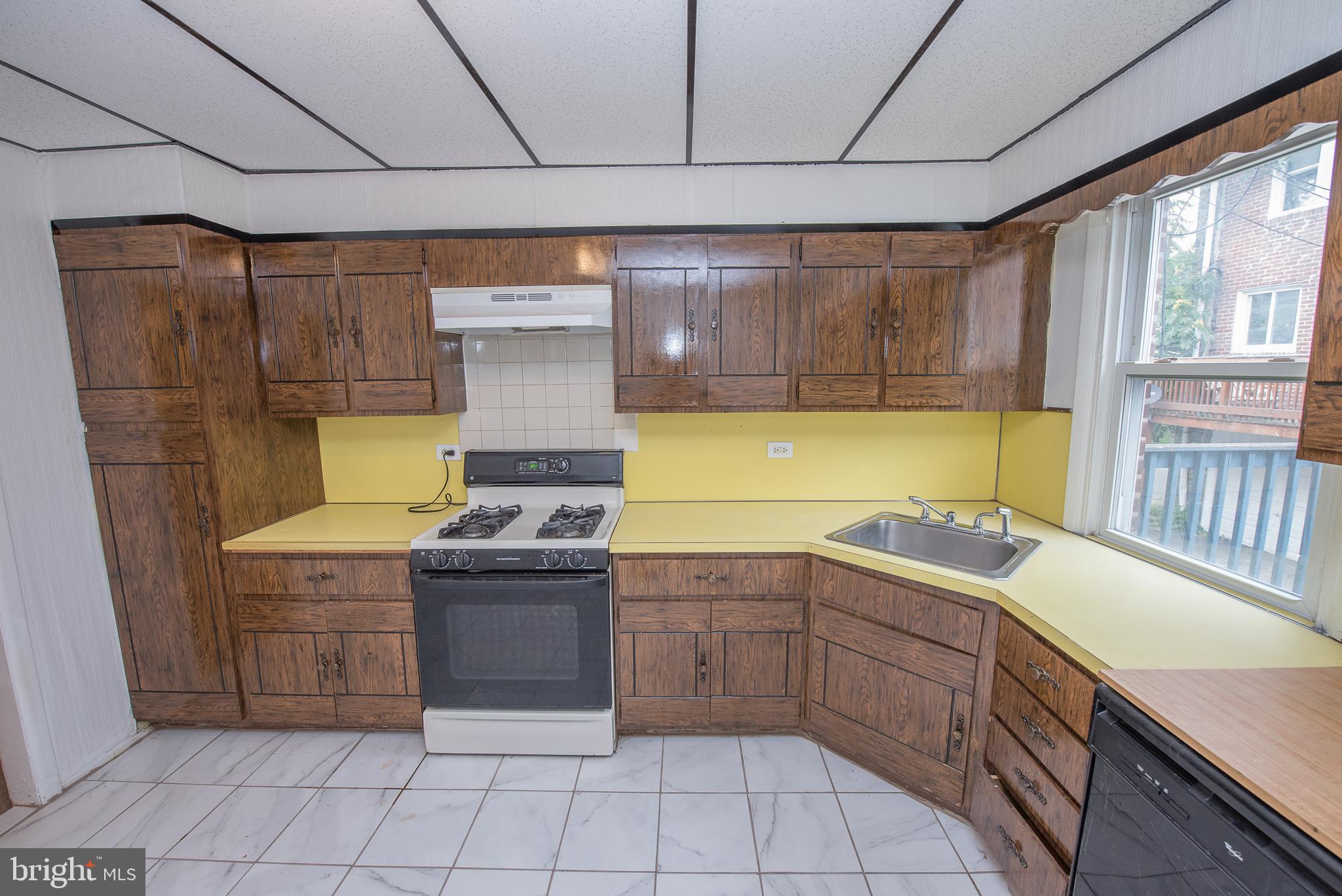 295 Sanford Road Upper Darby, PA 19082 - Photo 15 of 40