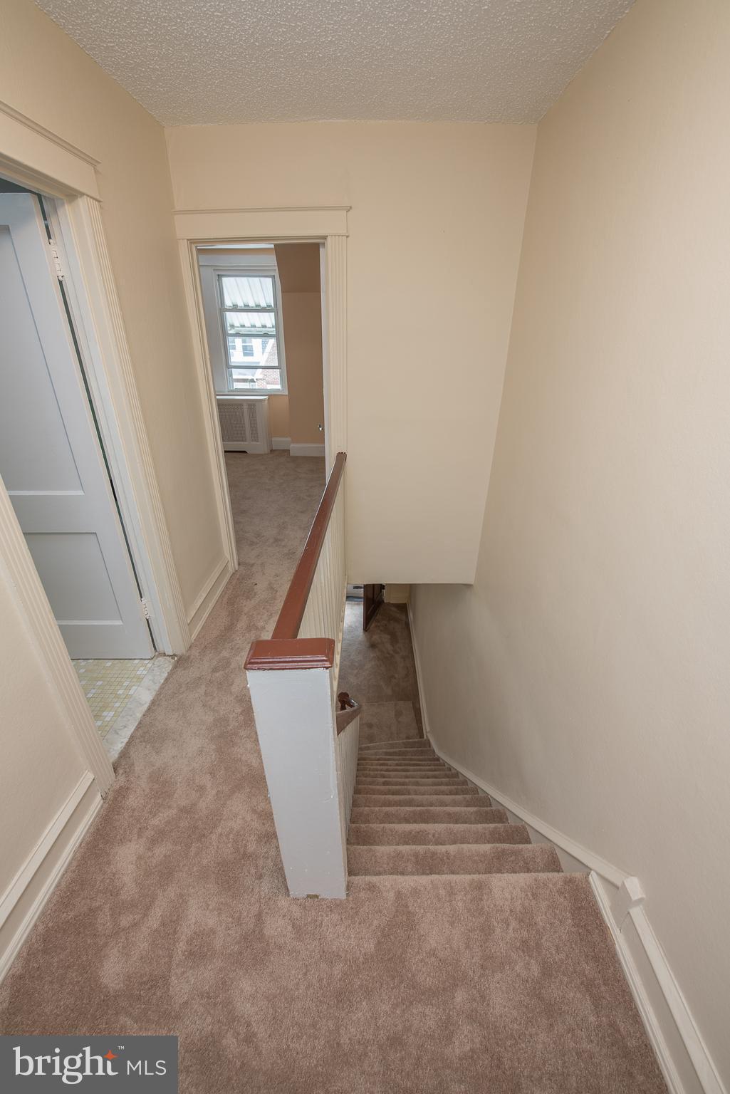 295 Sanford Road Upper Darby, PA 19082 - Photo 19 of 40