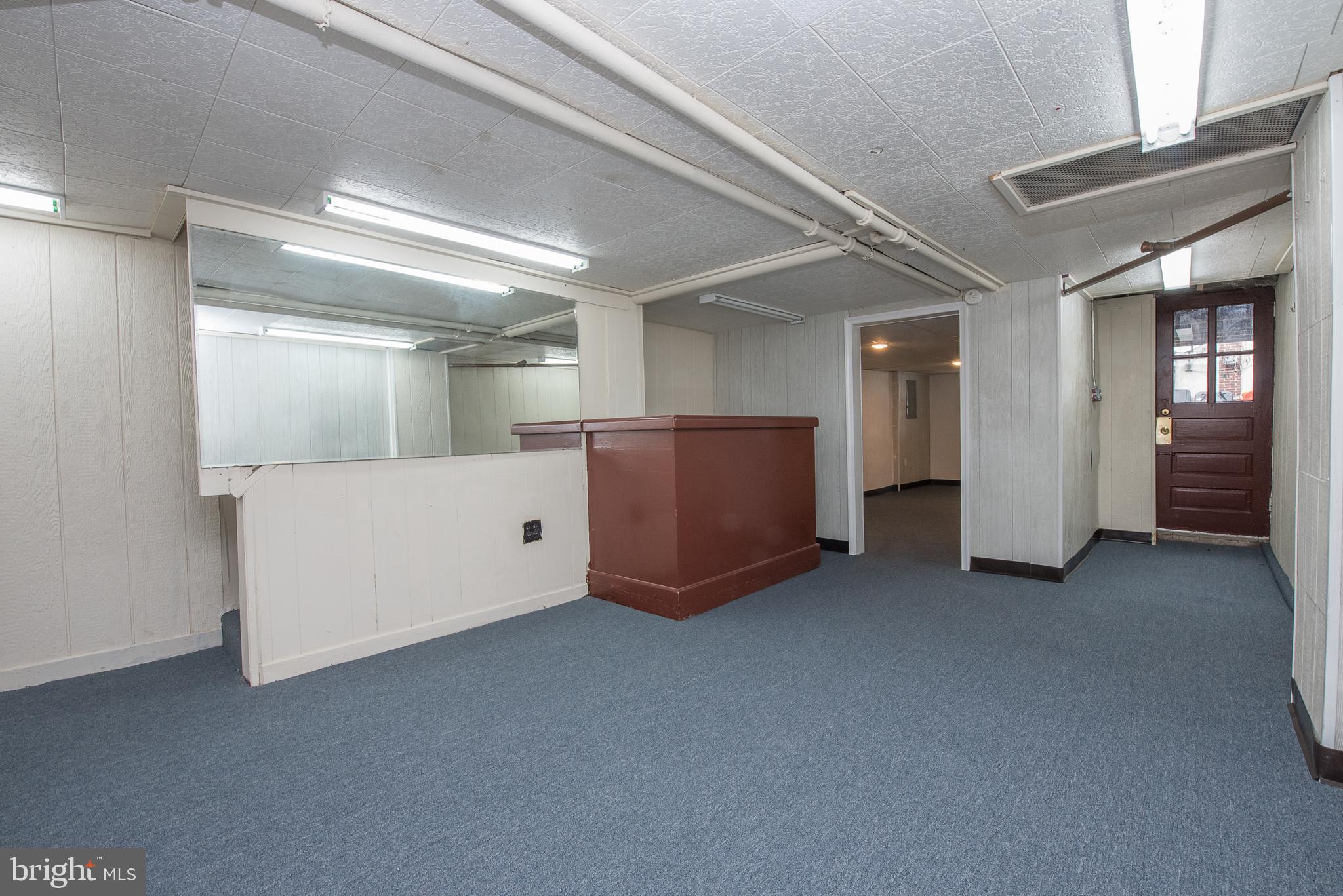 295 Sanford Road Upper Darby, PA 19082 - Photo 29 of 40