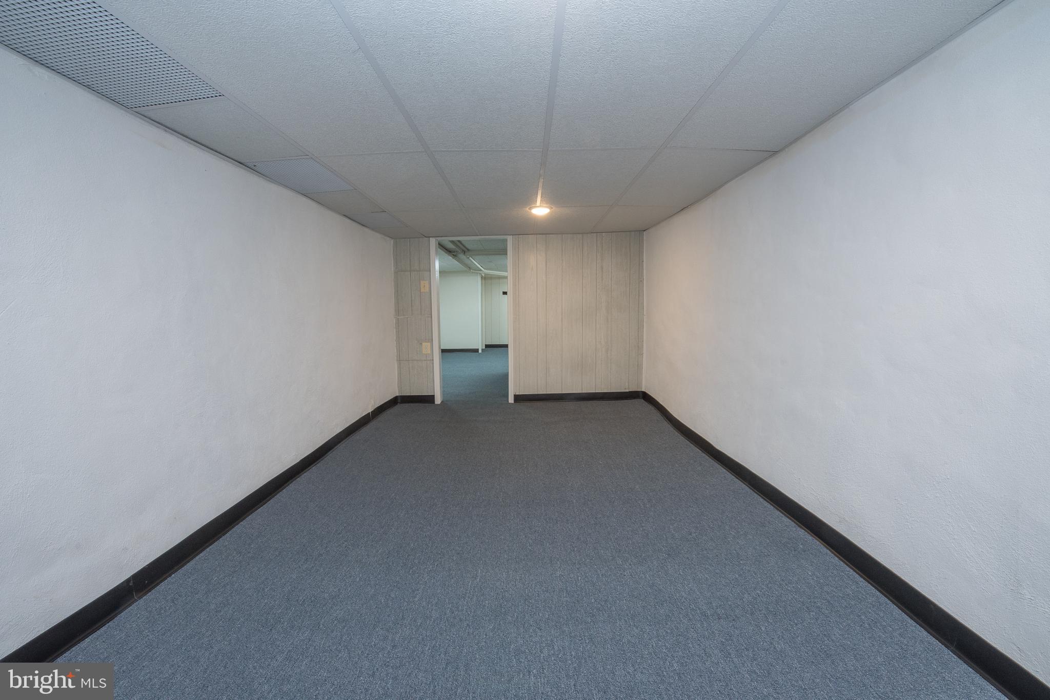 295 Sanford Road Upper Darby, PA 19082 - Photo 33 of 40