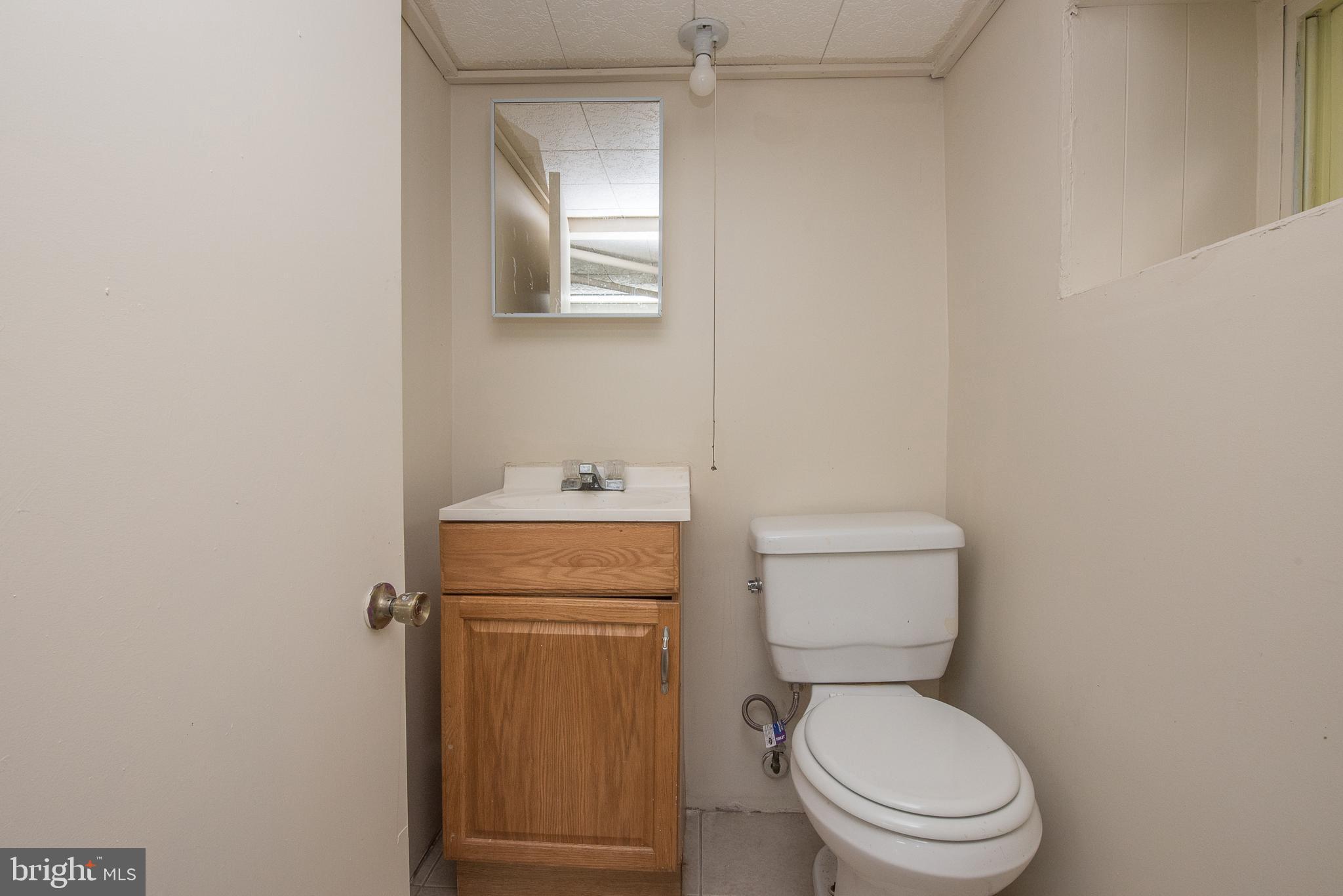 295 Sanford Road Upper Darby, PA 19082 - Photo 35 of 40