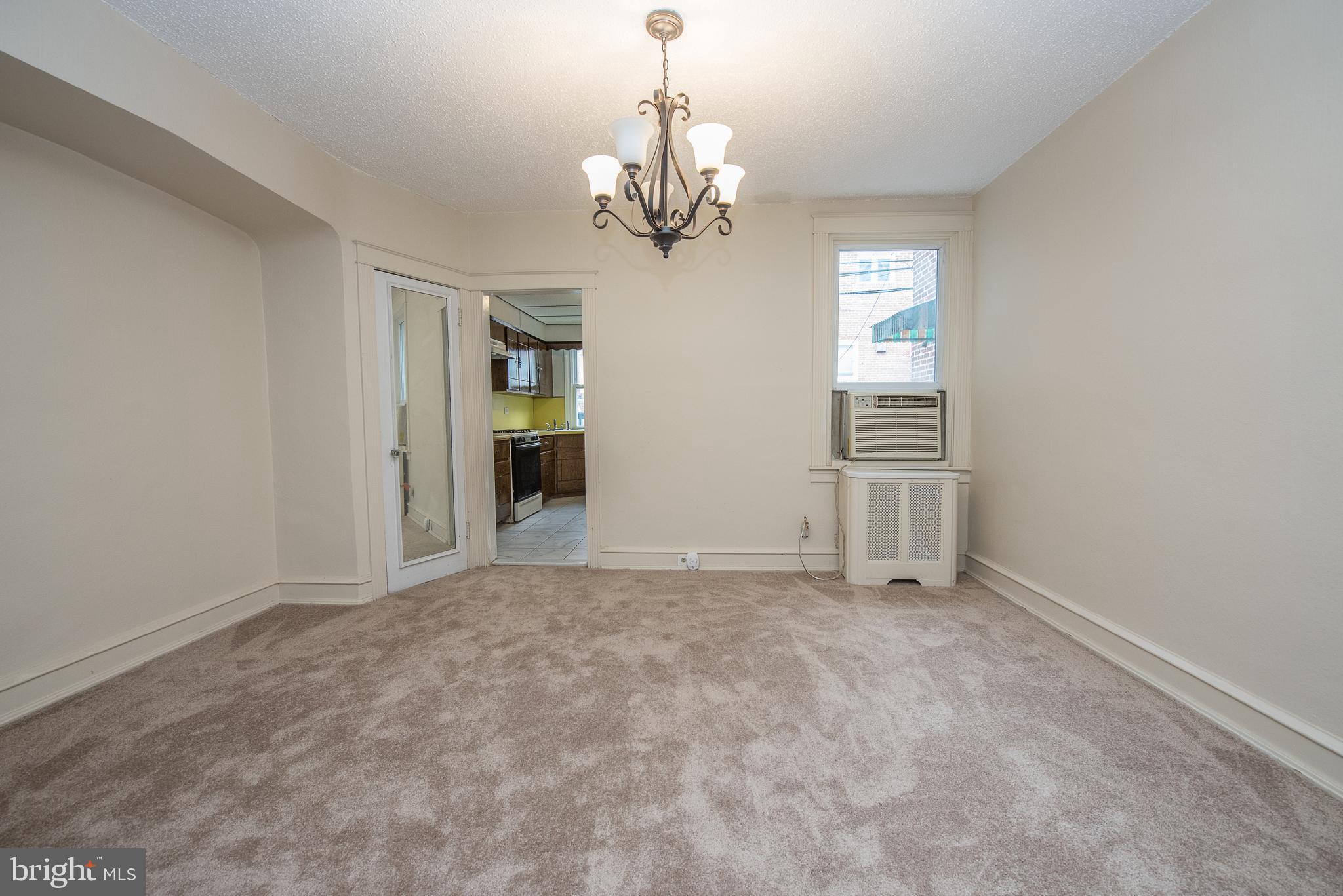 295 Sanford Road Upper Darby, PA 19082 - Photo 10 of 40