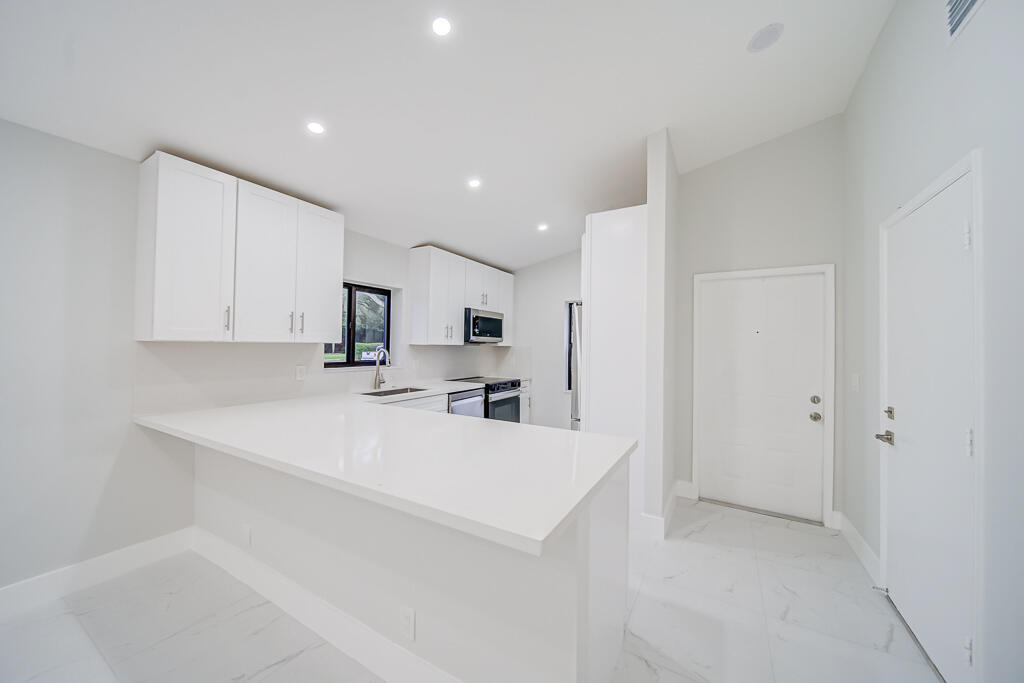 8067 Summerbreeze Lane Boca Raton, FL 33496 - Photo 5 of 29 8067 summerbreeze lane MLS-9