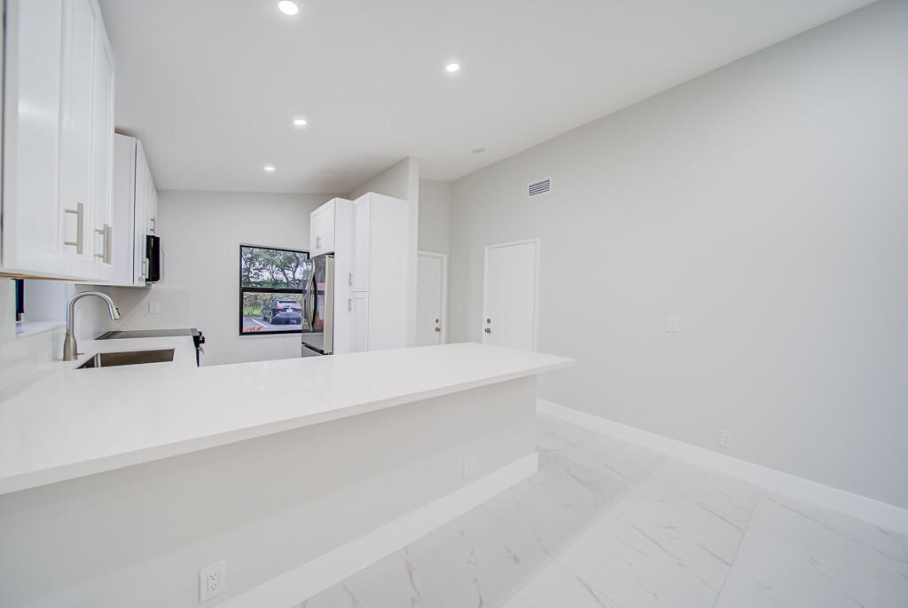 8067 Summerbreeze Lane Boca Raton, FL 33496 - Photo 6 of 29 8067 summerbreeze lane MLS-10