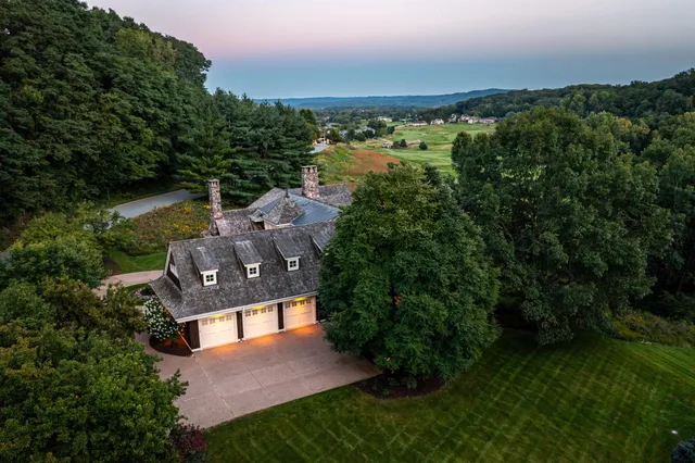 $2,350,000 | 832 Country Club Lane, Onalaska, WI 54650