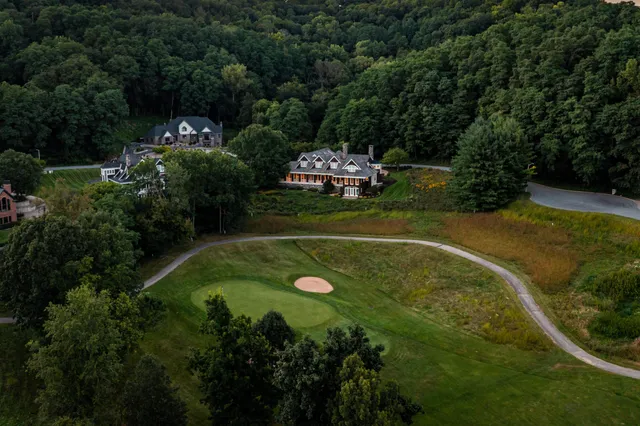 $2,350,000 | 832 Country Club Lane, Onalaska, WI 54650