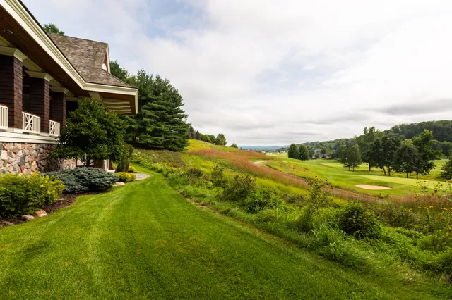 $2,350,000 | 832 Country Club Lane, Onalaska, WI 54650
