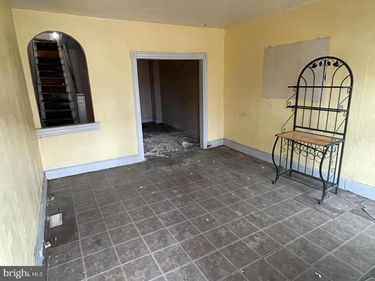 2033 Robb Street Baltimore, MD 21218 - Photo 2 of 15