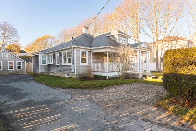 $1,499,900 | 745-747 Main Street, Chatham, MA 02633