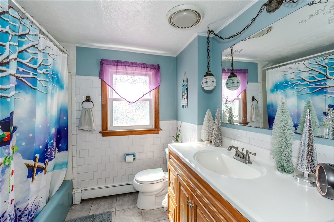 60 Ruskin Avenue Woonsocket, RI 02895 - Photo 8 of 31 1st Floor Bathroom