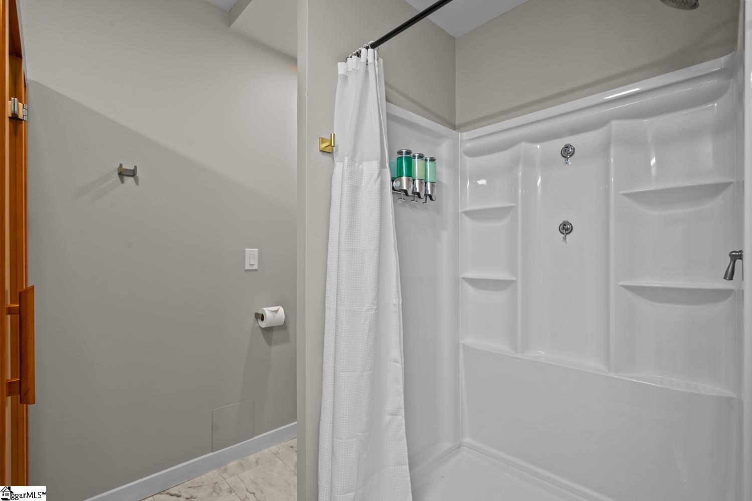 128 Hickory Cove Road Seneca, SC 29672 - Photo 24 of 36 Gallery Image 24