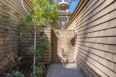 $760,000 | 1747 Silverado Trail, Napa, CA 94558