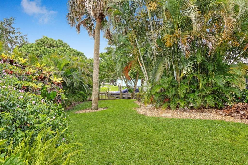 46 Southwest Cabana Point Circle Stuart, FL 34994 - Photo 12 of 24 Gallery Image 12