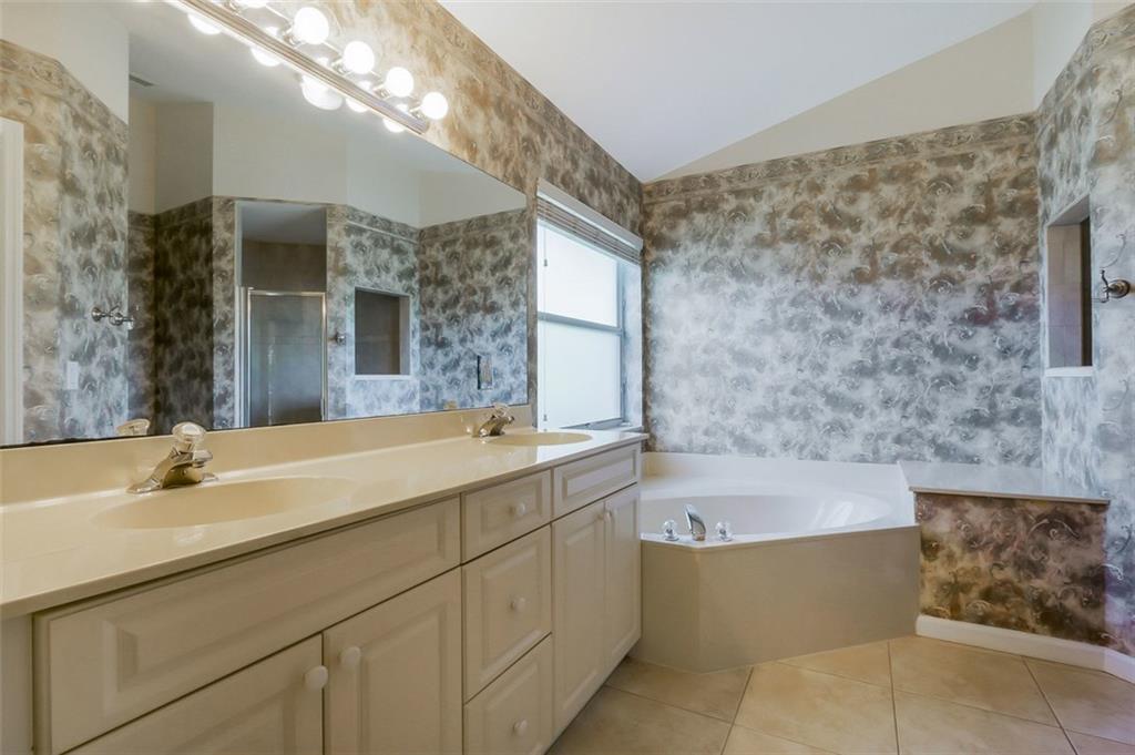 46 Southwest Cabana Point Circle Stuart, FL 34994 - Photo 8 of 24 Gallery Image 8