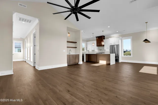 $1,799,000 | 113 Diamond Point, Surf City, NC 28445