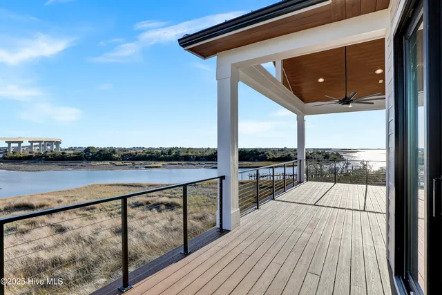 $1,799,000 | 113 Diamond Point, Surf City, NC 28445