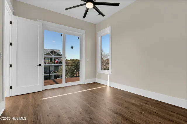 $1,799,000 | 113 Diamond Point, Surf City, NC 28445