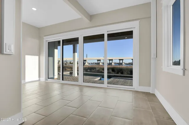 $1,799,000 | 113 Diamond Point, Surf City, NC 28445