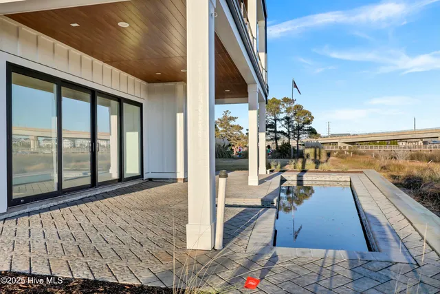 $1,799,000 | 113 Diamond Point, Surf City, NC 28445