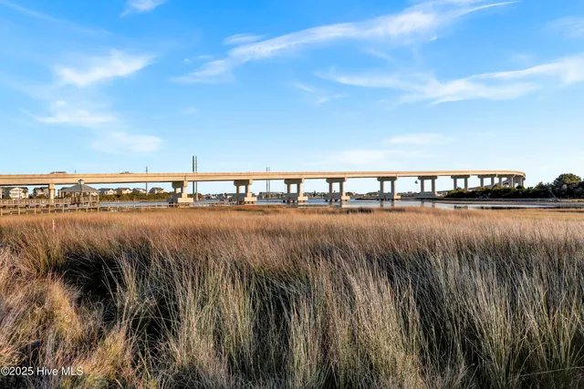 $1,799,000 | 113 Diamond Point, Surf City, NC 28445