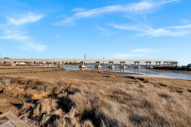 $1,799,000 | 113 Diamond Point, Surf City, NC 28445