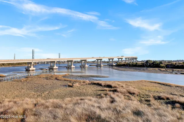 $1,799,000 | 113 Diamond Point, Surf City, NC 28445