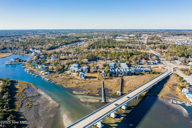 $1,799,000 | 113 Diamond Point, Surf City, NC 28445