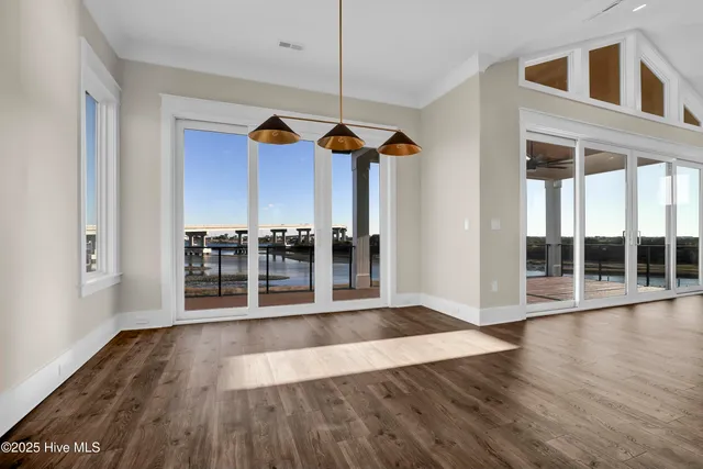 $1,799,000 | 113 Diamond Point, Surf City, NC 28445