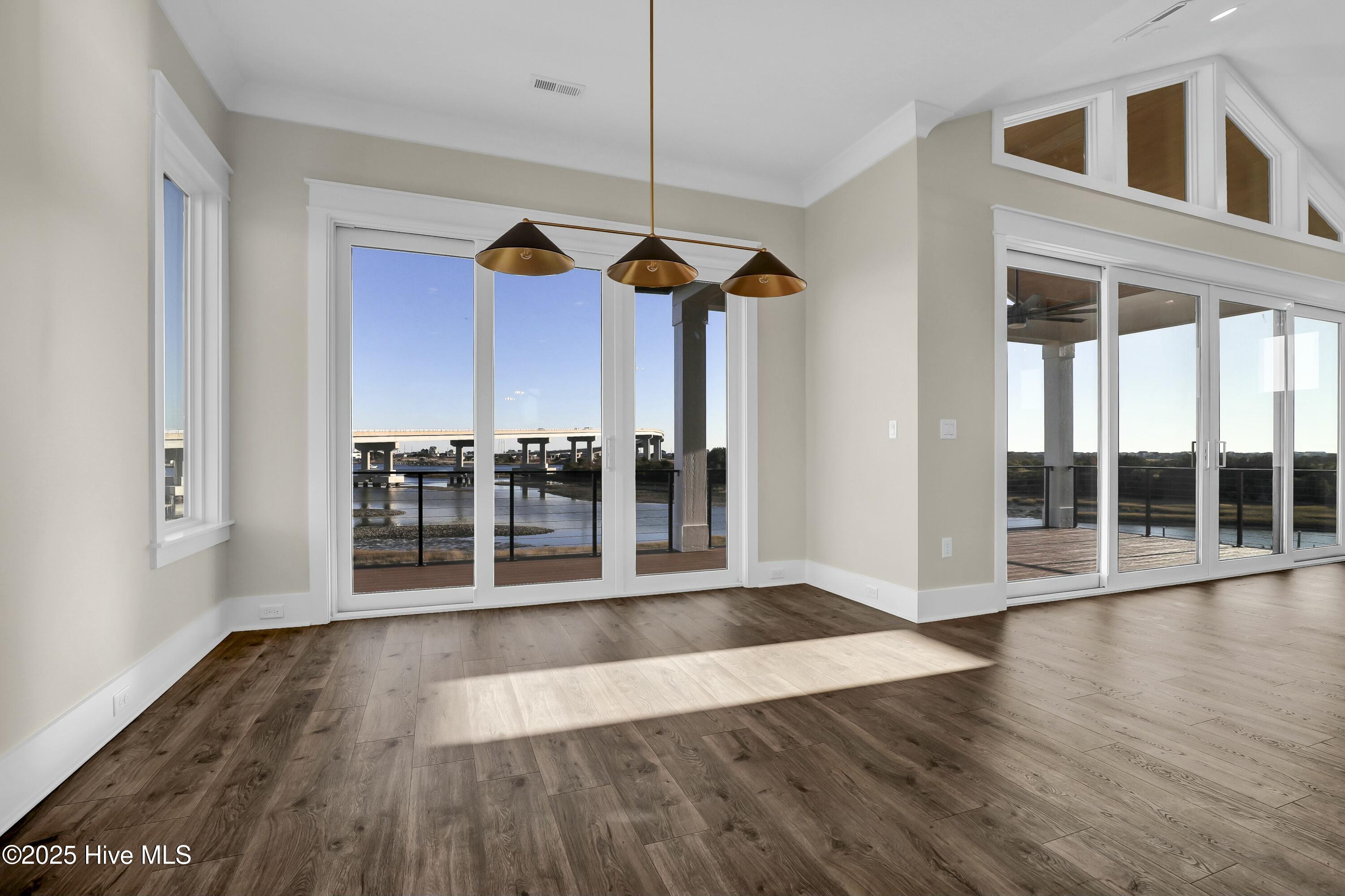 113 Diamond Point Surf City, NC 28445 - Photo 8 of 67 Dining Area