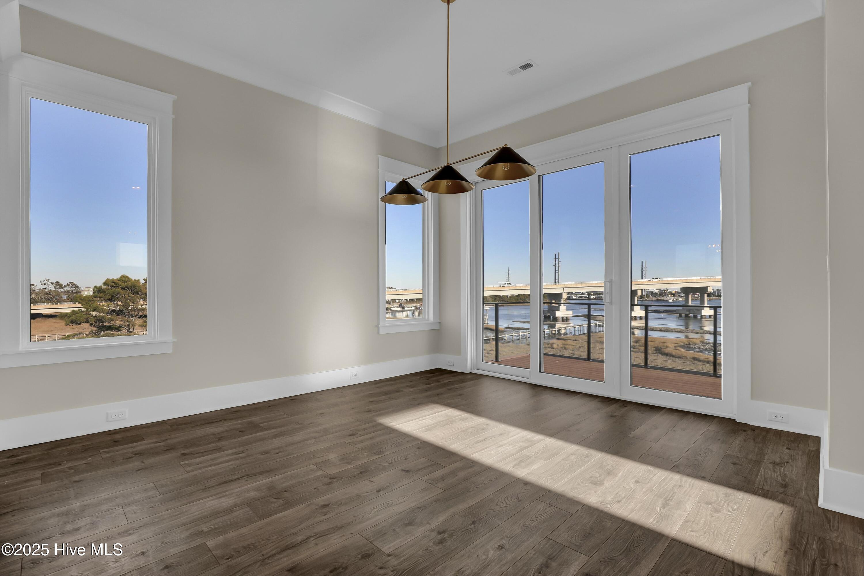 113 Diamond Point Surf City, NC 28445 - Photo 10 of 67 Dining Area