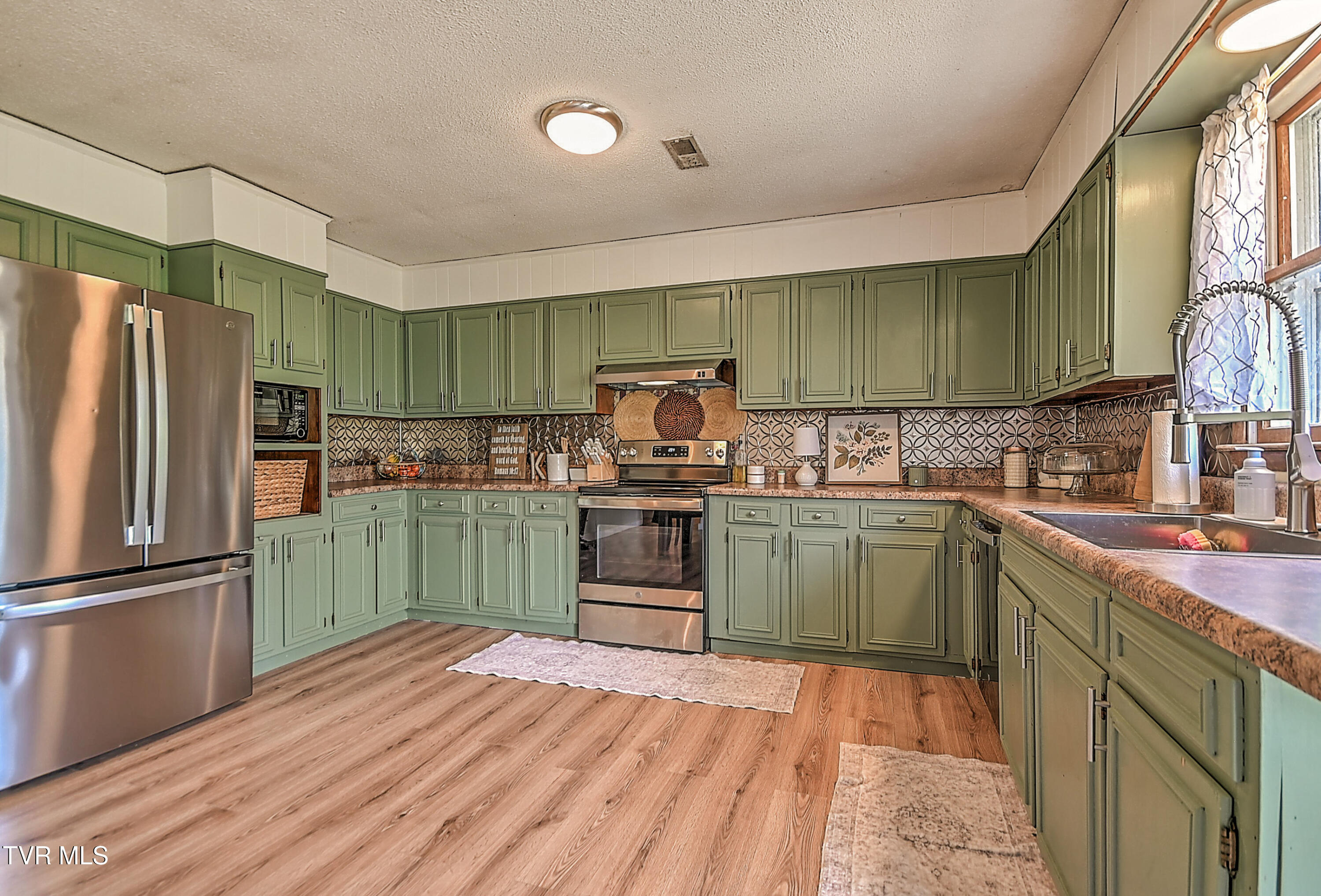 310 Minton Hollow Road Elizabethton, TN 37643 - Photo 13 of 63 310 Minton Hollow JR-13