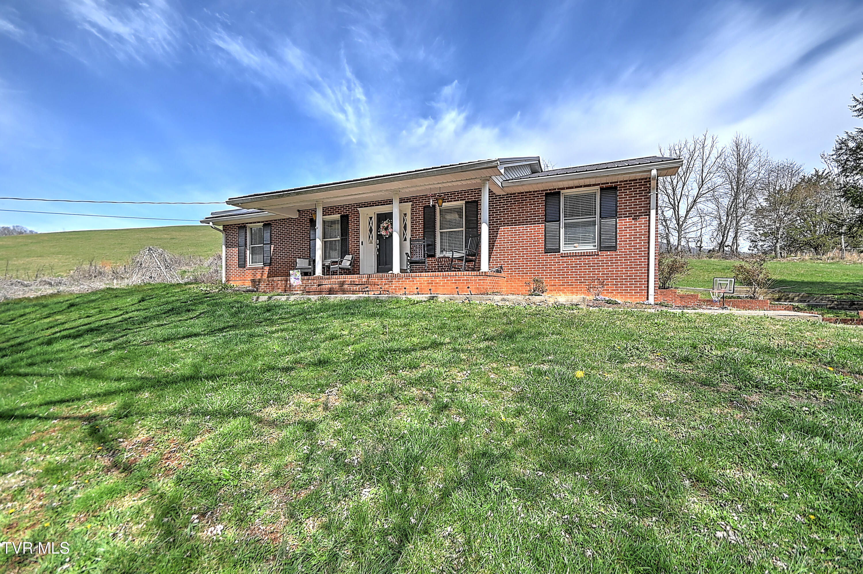 310 Minton Hollow Road Elizabethton, TN 37643 - Photo 3 of 63 310 Minton Hollow JR