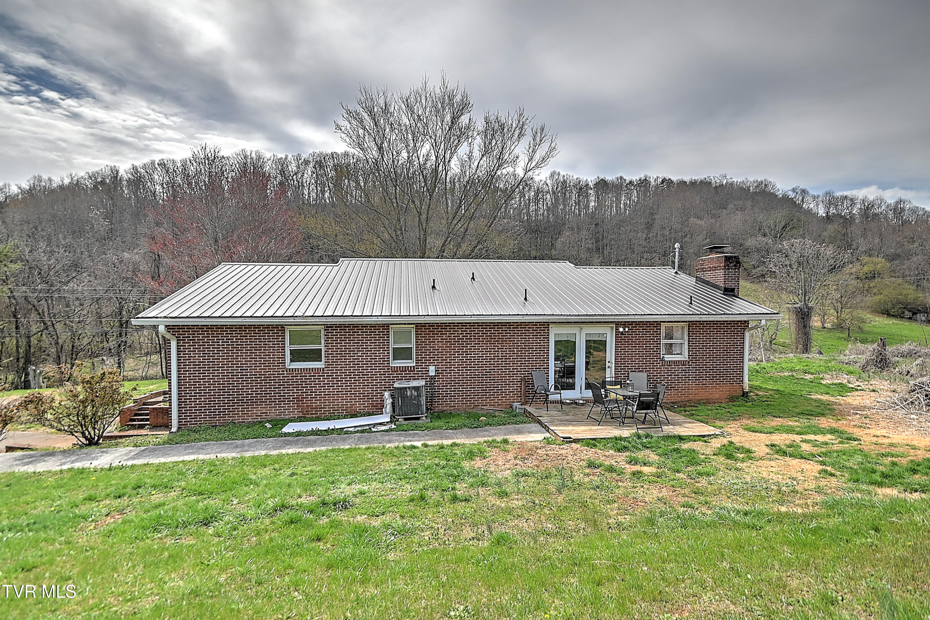 310 Minton Hollow Road Elizabethton, TN 37643 - Photo 36 of 63 310 Minton Hollow JR-36