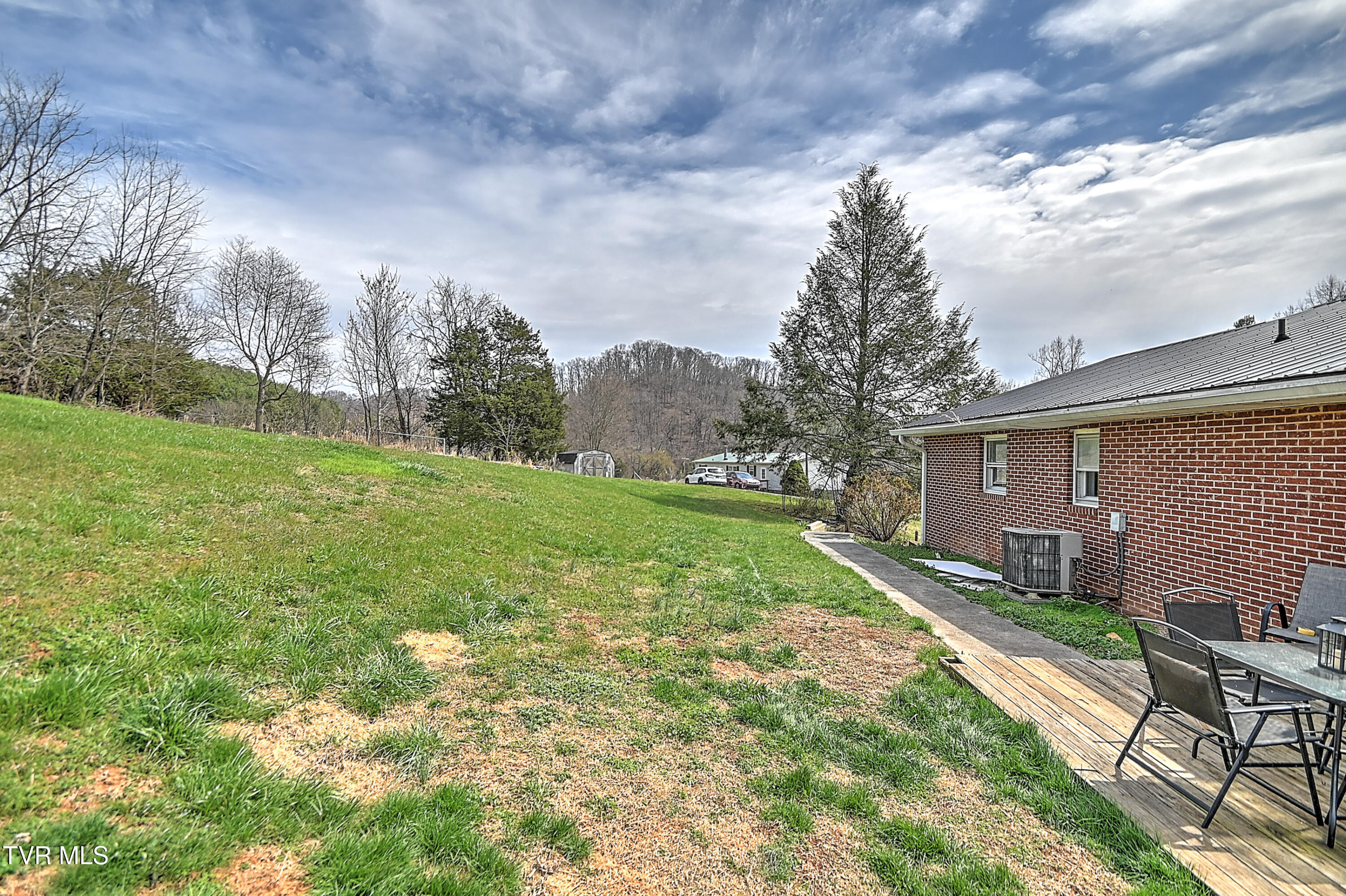 310 Minton Hollow Road Elizabethton, TN 37643 - Photo 37 of 63 310 Minton Hollow JR-37