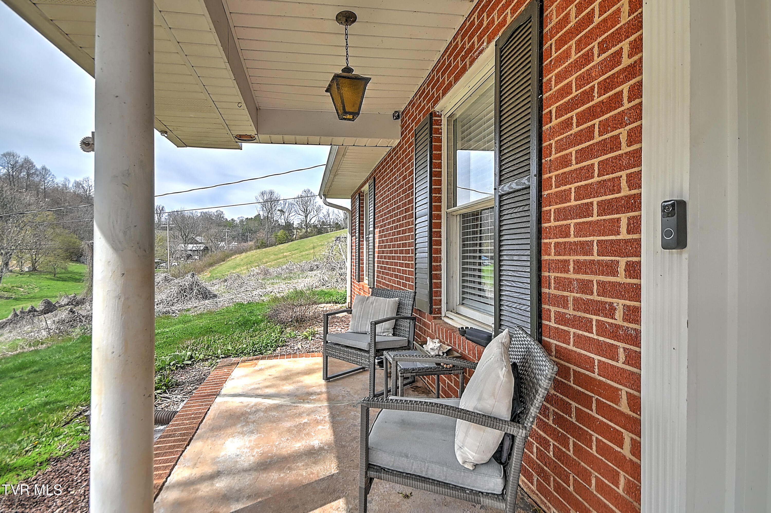 310 Minton Hollow Road Elizabethton, TN 37643 - Photo 4 of 63 310 Minton Hollow JR-4