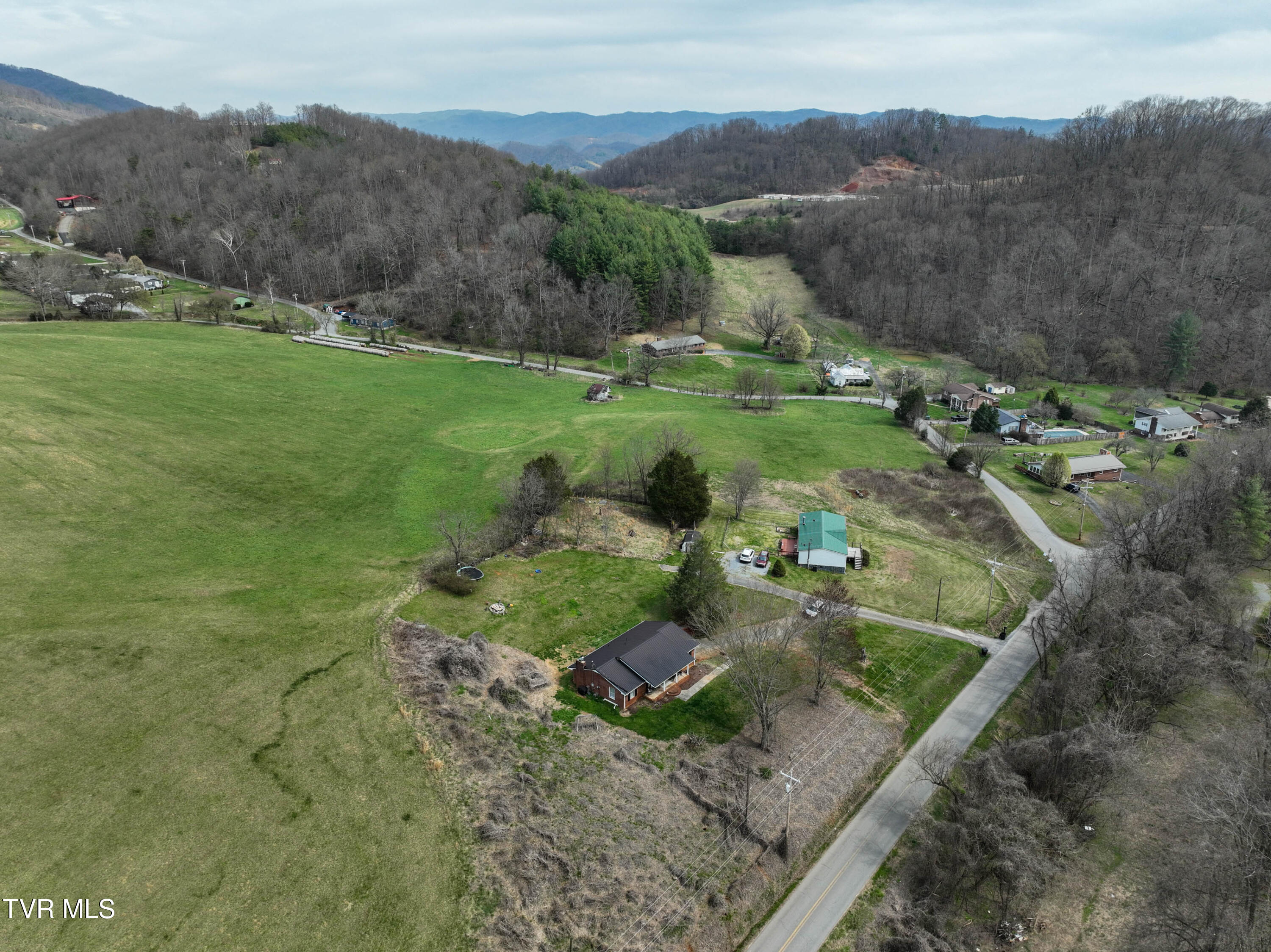 310 Minton Hollow Road Elizabethton, TN 37643 - Photo 42 of 63 310 Minton Hollow Rd Drone RIDDLE-4