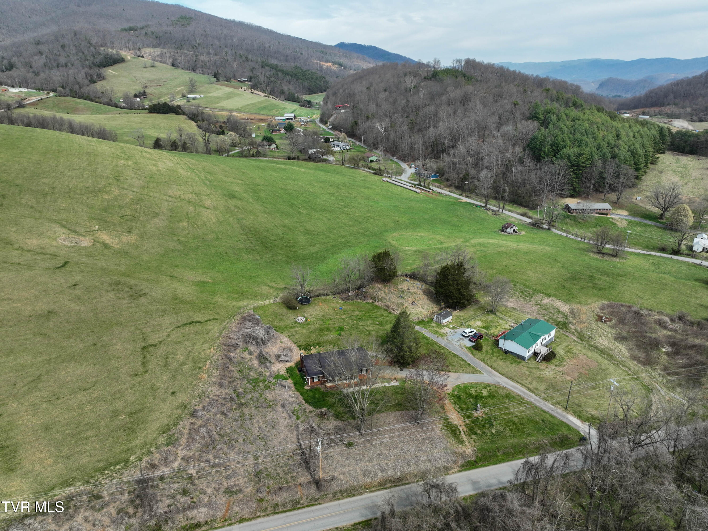 310 Minton Hollow Road Elizabethton, TN 37643 - Photo 43 of 63 310 Minton Hollow Rd Drone RIDDLE-5