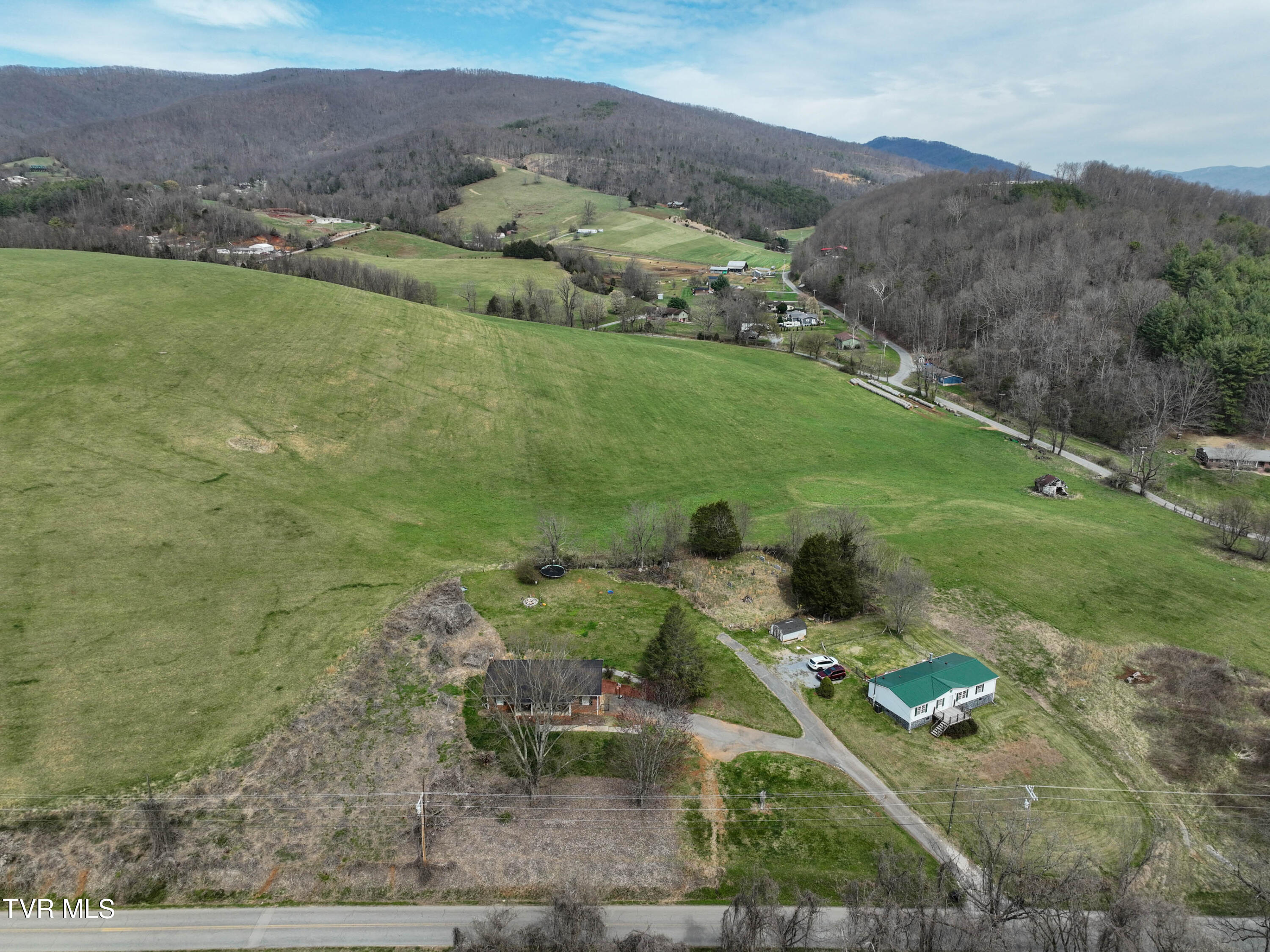 310 Minton Hollow Road Elizabethton, TN 37643 - Photo 44 of 63 310 Minton Hollow Rd Drone RIDDLE-6