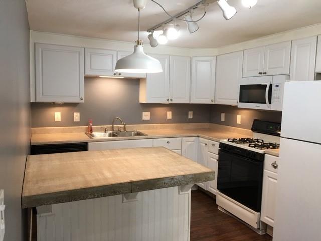 988 Cliff Mine Road Coraopolis, PA 15108 - Photo 9 of 19 Gallery Image 9