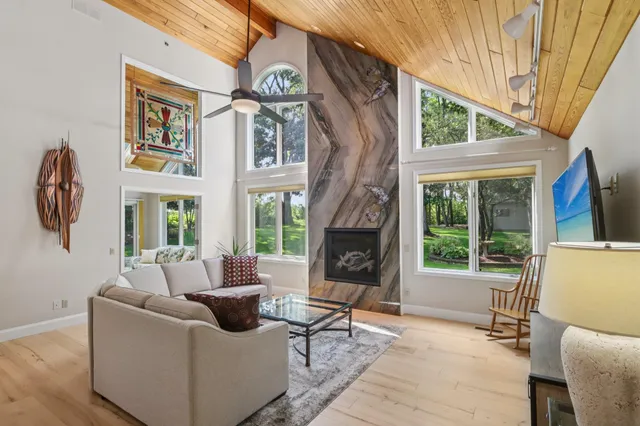 $1,799,900 | 2395 White Oak Trail, Oregon, WI 53575