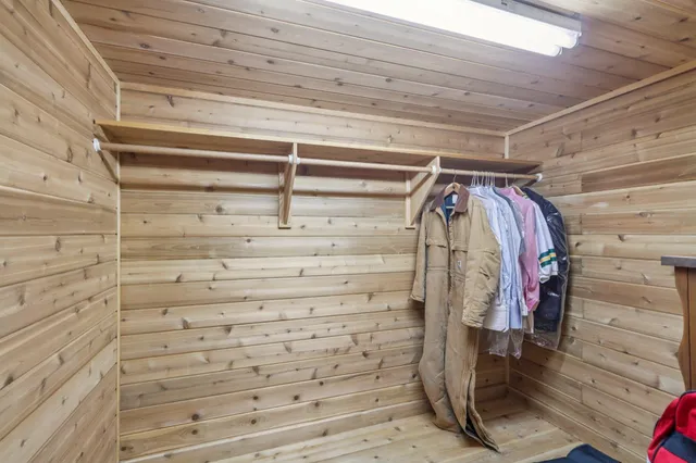 $1,799,900 | 2395 White Oak Trail, Oregon, WI 53575