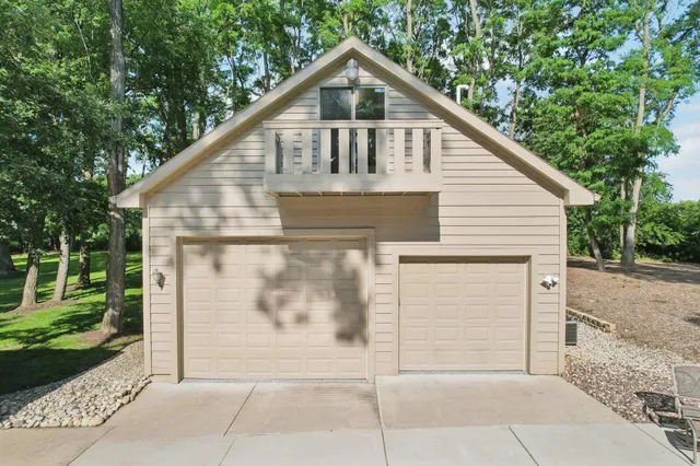 $1,799,900 | 2395 White Oak Trail, Oregon, WI 53575