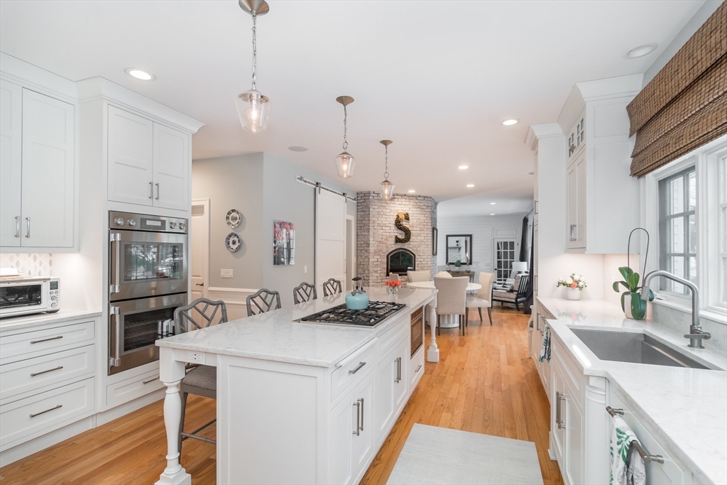 42 Winter Street Natick, MA 01760 - Photo 2 of 31