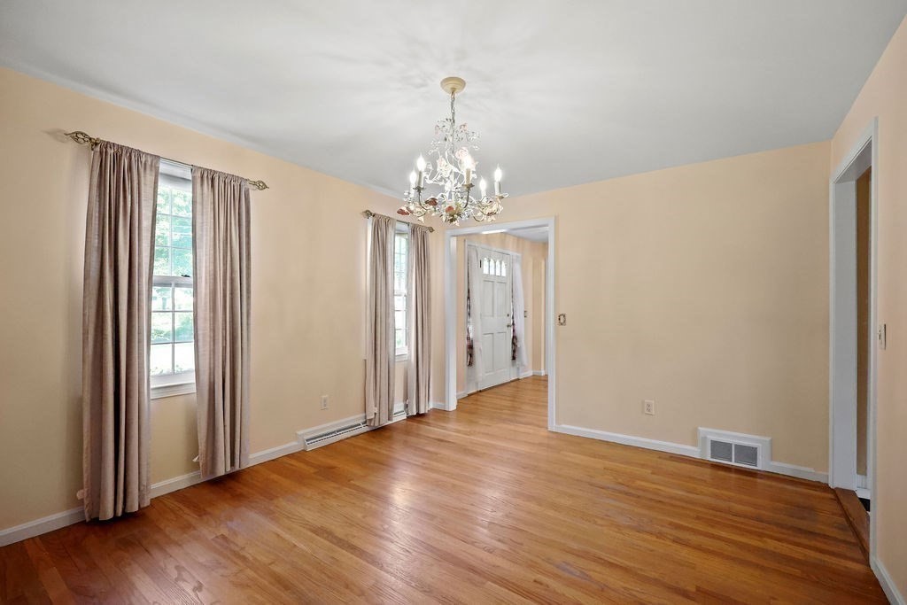 84 Brewster Road West Springfield, MA 01089 - Photo 15 of 35