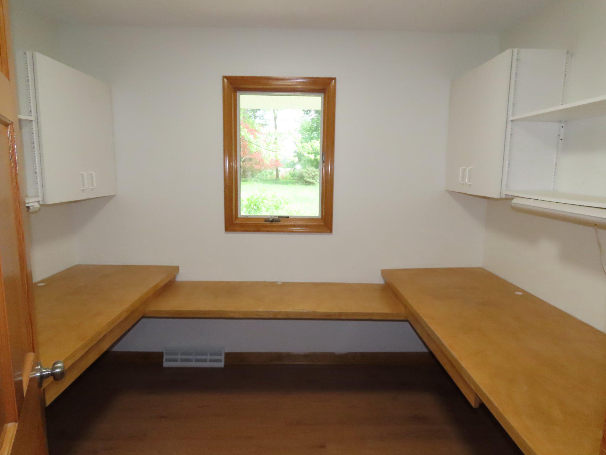 703 St Marys Road Pylesville, MD 21132 - Photo 13 of 24 Office with built-ins