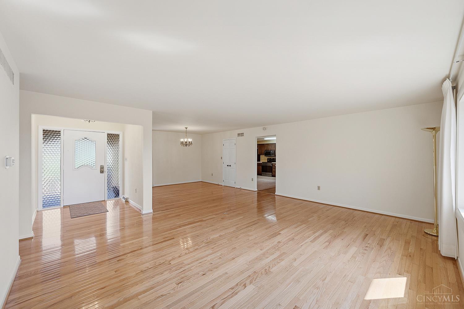 7999 Dimmick Road West Chester, OH 45241 - Photo 15 of 76