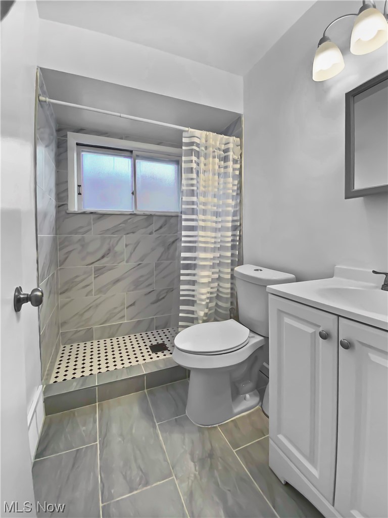 1631 Chelmsford Road Cleveland, OH 44124 - Photo 12 of 21 Gallery Image 12