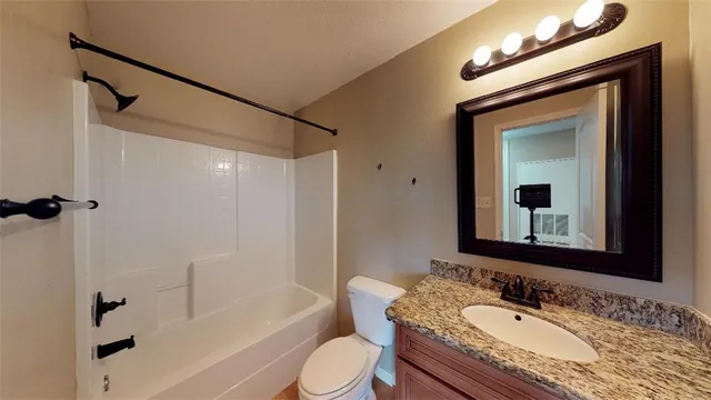 $975 | 904 University Oaks Boulevard, Unit 124, College Station, TX 77840